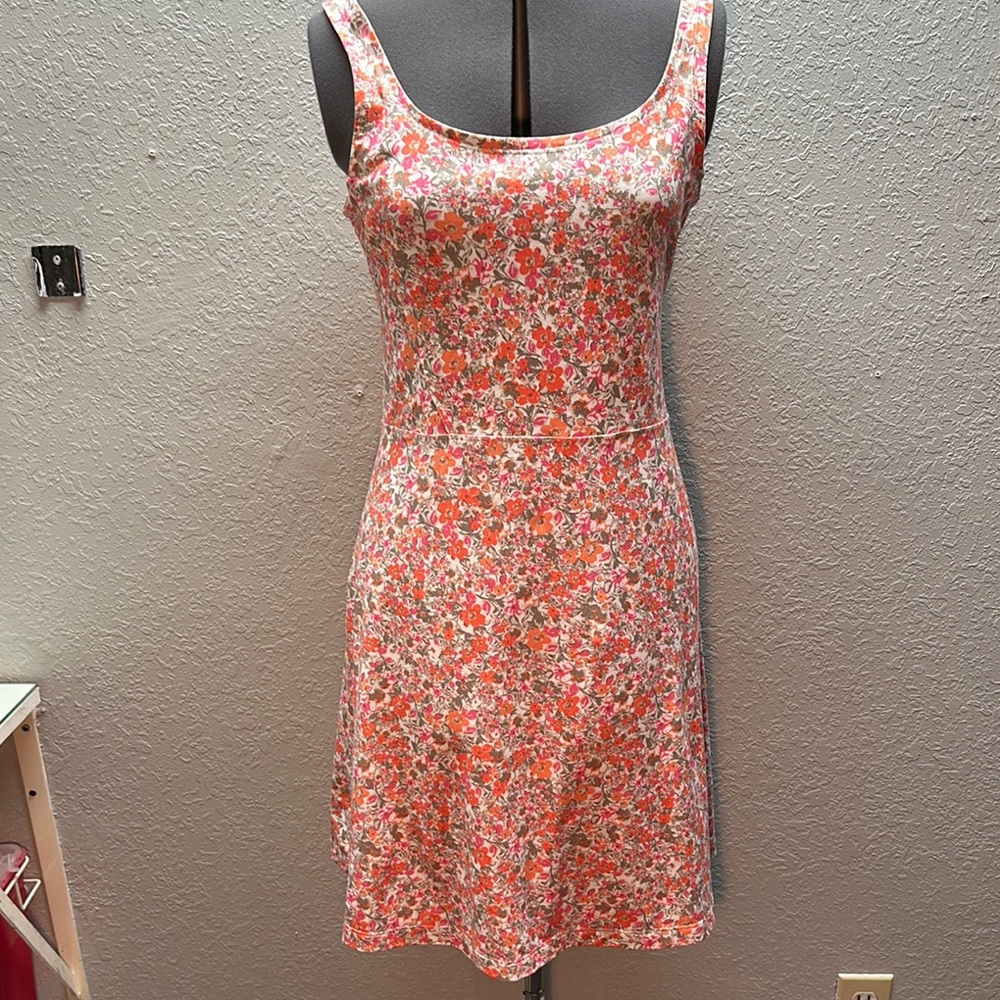 LOLE Floral Sleeveless Cross back Moisture Wicking Sun Dress Medium